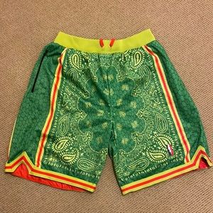 Collect&Select “grinch” shorts